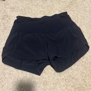 Lululemon women’s 6 black shorts